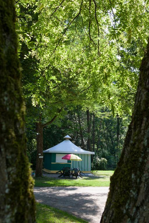 Le Camping Des 3 Lacs Belmont-Tramonet Exteriör bild